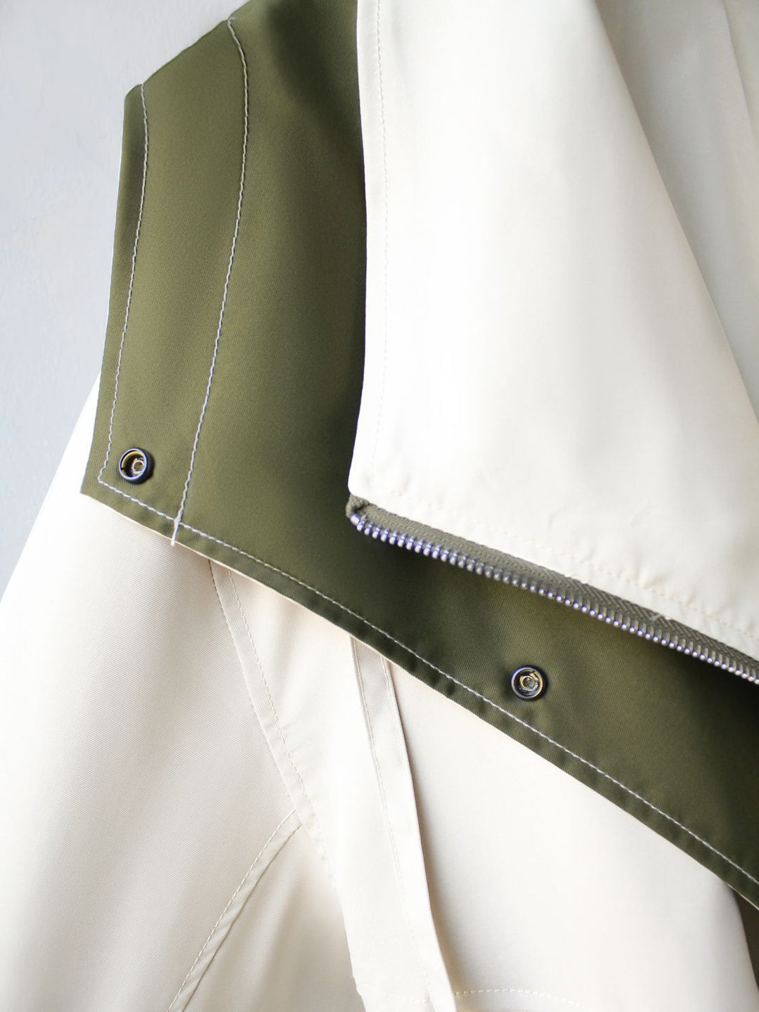 Aroura Overcast Windbreaker - Riley Grove